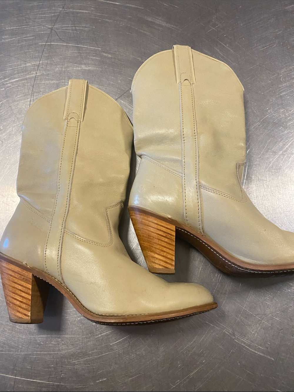 Rate Vintage 1980’s Leather Capezio Mid-Calf Western Heel Boots Cream size 8.5 M